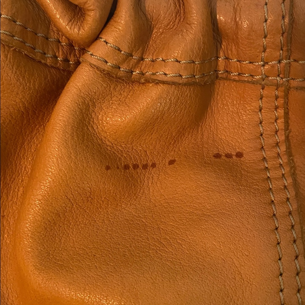 Lucky Brand soft tan leather medium shoulder bag with satchel accent . - Picture 6 of 7